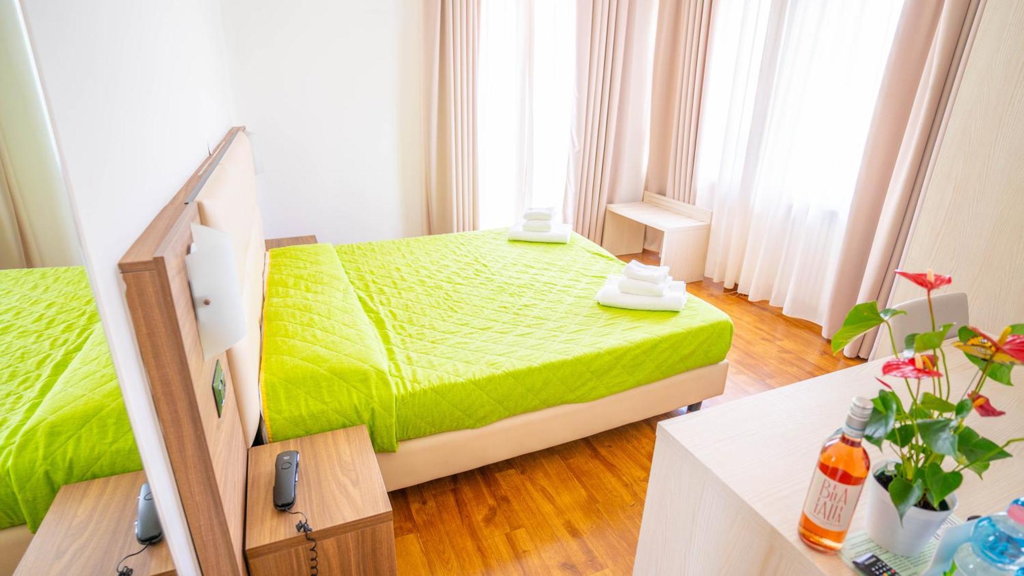 Hotel Bella Peschiera Peschiera del Garda Eksteriør bilde