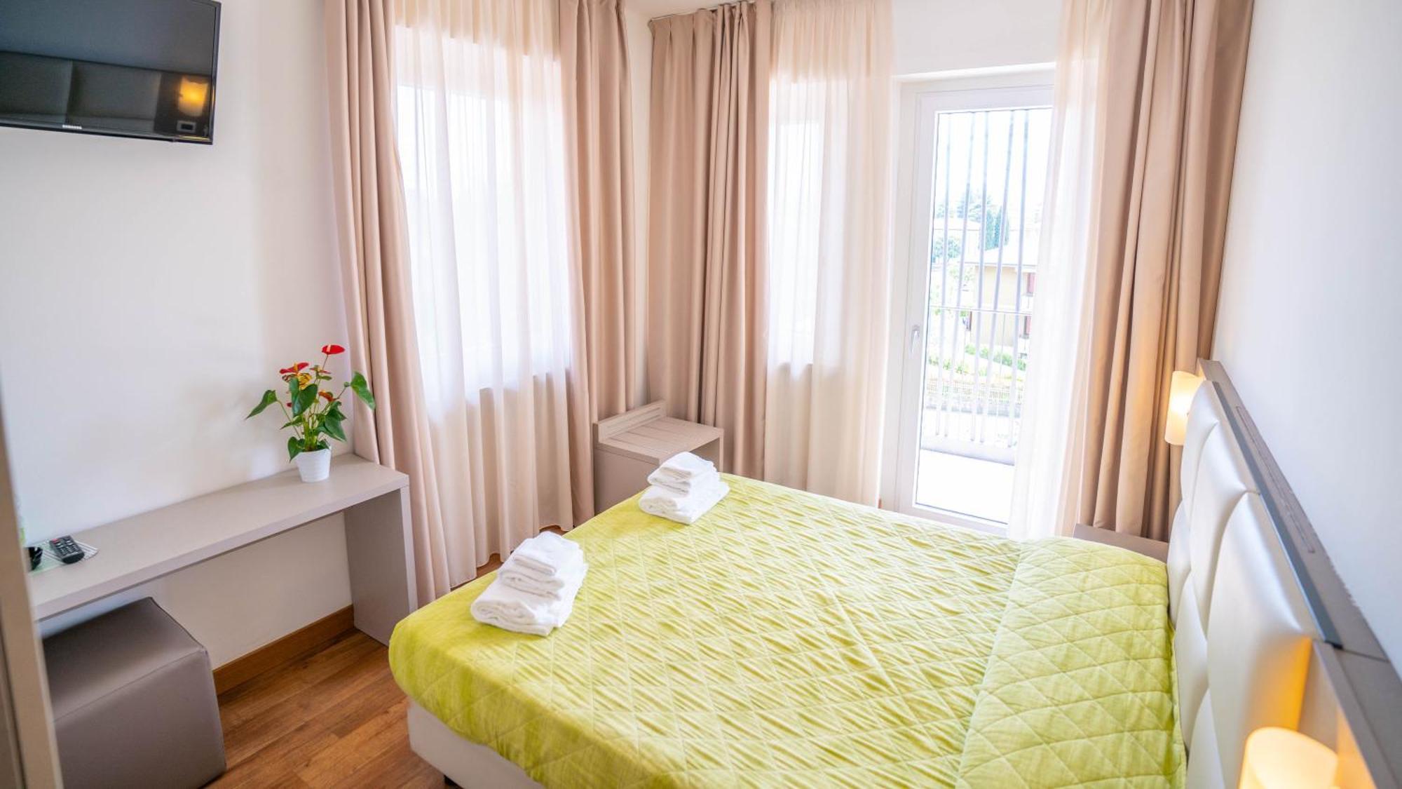 Hotel Bella Peschiera Peschiera del Garda Eksteriør bilde