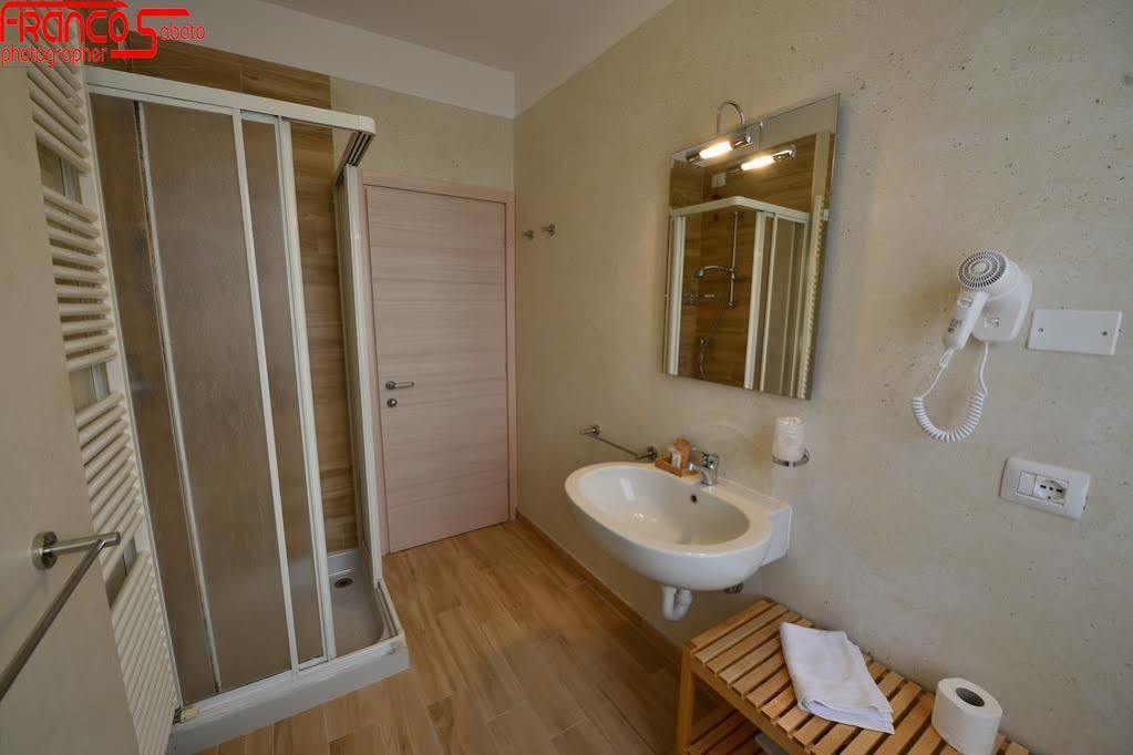 Hotel Bella Peschiera Peschiera del Garda Eksteriør bilde