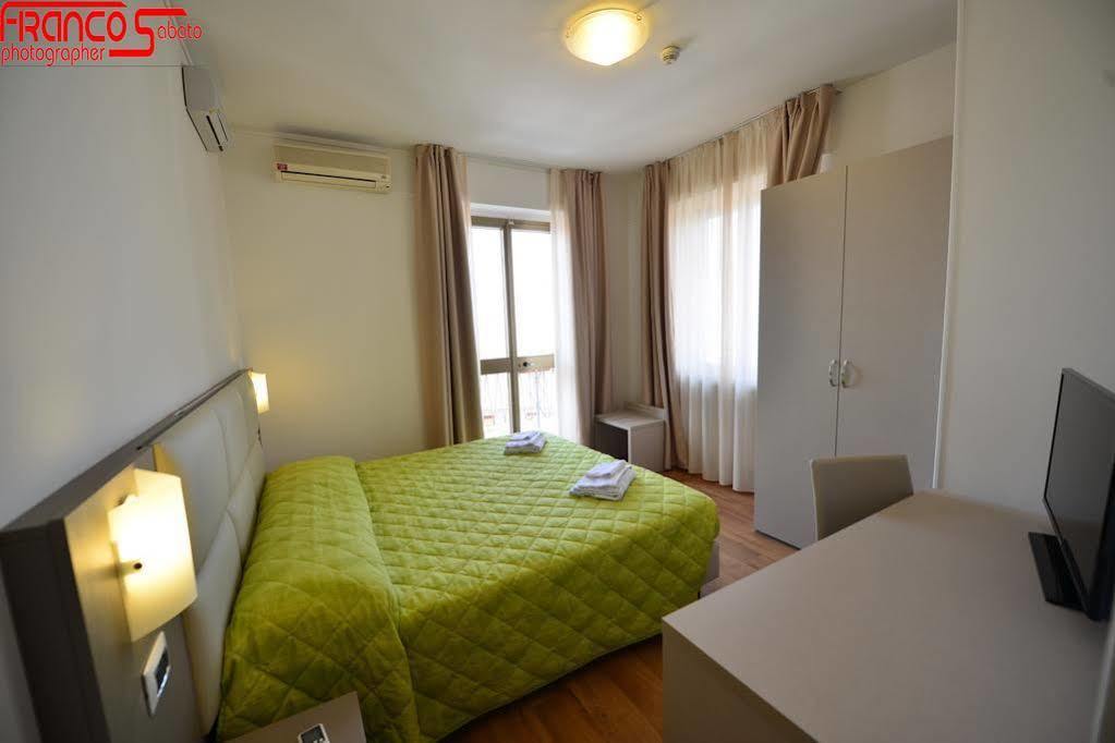Hotel Bella Peschiera Peschiera del Garda Eksteriør bilde